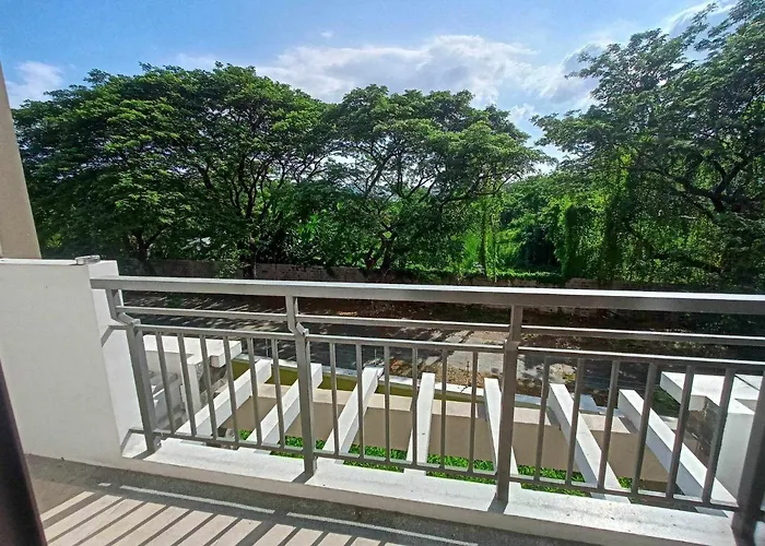 アパートホテル Acacia Estates Taguig