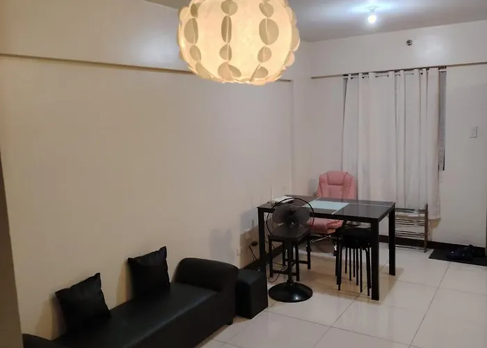 アパートホテル Acacia Estates Taguig *